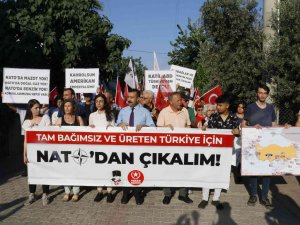 Vatan Partisi Ve Tgb, İ̇ncirlik Üssü Önünde ’Türkiye Nato’dan Çıksın’ Diye Eylem Yaptı