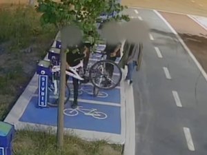 Saati 1 Tl’ye Kiralanabilen Bisikletleri Çaldılar