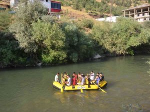 Şırnaklı Çocuklar Bayramı Rafting Heyecanıyla Geçirdi