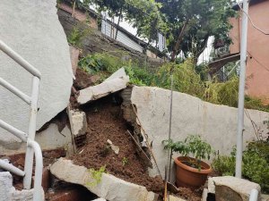 Sarıyer’de Yol Gecekondunun Üzerine Çöktü