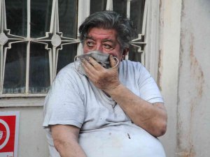 Geçen Yıl Evinde Çıkan Yangında Yaralanan Yaşlı Adam Evinde Ölü Bulundu