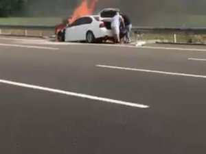 Lüks Otomobil Kuzey Marmara’da Alevlere Teslim Oldu