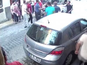 Kavgayı Ayıran Polis Yaralandı, Vatandaşlar Saldırganları Linç Etmek İstedi