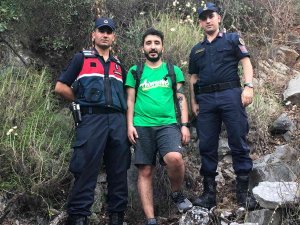 Dağda Mahsur Kalan Adam Jandarma Ekiplerince Kurtarıldı