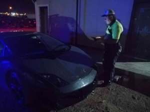 Lüks Otomobille Drift Terörü Kamerada
