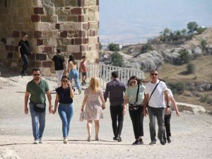 Elazığ’ın Turizme Açılan Kapısı Harput’a Ziyaretçi Akını