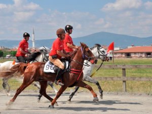 Geleneksel Rahvan At Yarışları Heyecanı Gölcük’te Yaşanacak