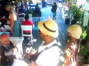 Ünlü Şarkıcının Çantası Çalındı, Sosyal Medyadan Yardım İstedi