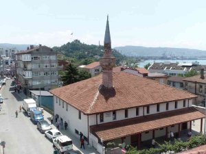 Bin 600 Yıllık Ayasofya Kilisesi, 700 Yıldır Camii Olarak Hizmet Veriyor