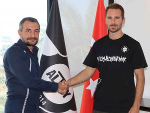 Altay, Tolga Ünlü İle Sözleşme Uzattı
