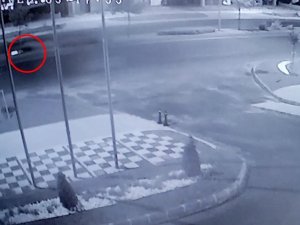 19 Yaşındaki Gencin Ölümüyle Sonuçlanan Kaza Kamerada