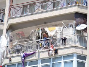 Genç Kadın Yaptıklarıyla Mahalleliyi Canından Bezdirdi