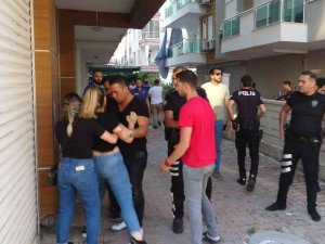 5 Yeğeni Ve Engelli Kardeşini Bıçakla Rehin Alan Şahıs Serbest Bırakıldı