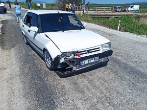 Otomobil İle Motosiklet Köprüde Çarpıştı: 2 Yaralı