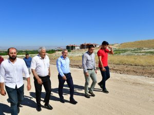 Yeşilyurt’ta Melekbaba Mahallesi Konforlu Yollarla Buluşuyor