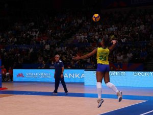 Fıvb Kadınlar Milletler Ligi: Brezilya: 3 - Japonya: 1