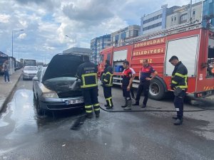 Seyir Halindeki Araç Alev Aldı