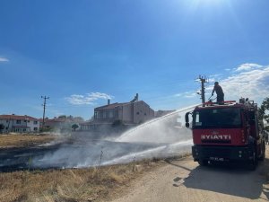 Çanakkale’de Çocukların Attığı Torpil Yangın Çıkardı