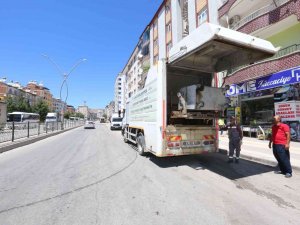 Elazığ Belediyesinden Bayram Sonrası Temizlik Ve İlaçlama Çalışması