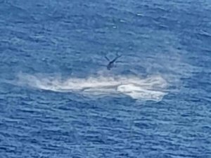 Yunanistan’da Yangın Söndürme Helikopteri Denize Düştü: 2 Mürettebat Kayıp