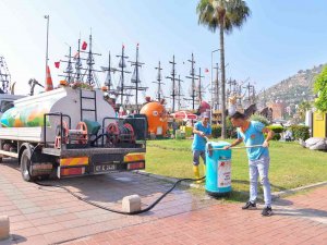 Alanya’da Bayram Boyunca 3 Bin 404 Ton Atık Toplandı