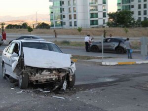 Elazığ’da Trafik Kazası: 3 Yaralı