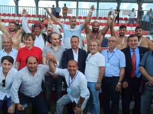 Alaçam Güreşlerinde Orhan Okulu Başpehlivan Oldu