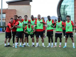 Kayserispor Çalışmalarını Sürdürüyor
