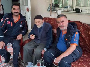 Hayatından Endişe Ediliyordu, Komşunun Bahçesinde Uyurken Bulundu