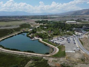Tatili Fırsat Bilen Vatandaşlar Piknik Alanlarına Akın Etti