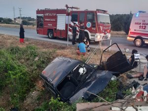 Antalya’da Otomobil Şarampole Yuvarlandı: 5 Yaralı