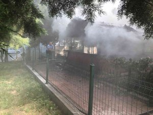 Karaman İ̇l Sağlık Müdürlüğü Bahçesinde Korkutan Yangın