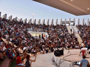 Didim Amfi Tiyatro’da Yeşilçam Ezgileri
