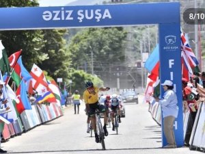 Elçin Asadov, Azerbaycan’da Altın Madalyanın Sahibi Oldu