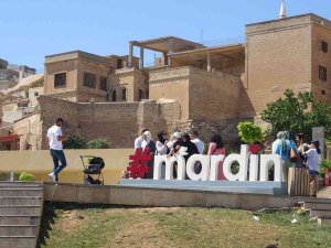 Bayram Tatilinde Turistler Mardin’e Akın Etti