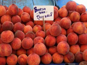 Eskişehir Pazarında Şeftali Pek Talep Görmüyor