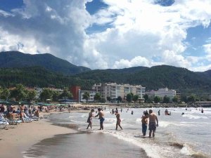 Turist Akının Yaşandığı O İlçede Vatandaşlar Boğulma Riskine Karşı Uyarılıyor