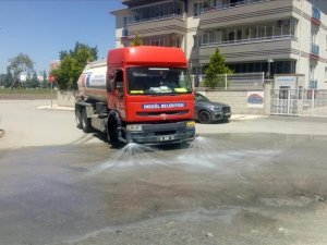 İ̇negöl’de Cadde Ve Sokaklar Temizleniyor
