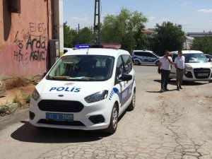 Silahını Temizlerken Yanlışlıkla Arkadaşını Vurdu