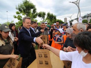 Giresun’da, 15 Temmuz Şehitleri Anısına Fidan Dikilip, Dağıtıldı