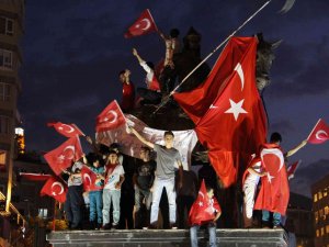 Ak Parti Bursa İ̇l Başkanı Davut Gürkan Darbe Gecesini Anlattı