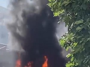 Bursa’da Geri Dönüşüm Deposunda Yangın
