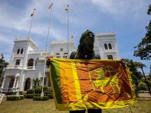 Ülkeden Kaçan Sri Lanka Devlet Başkanı Rajapaksaı E-mail Yoluyla İstifa Etti
