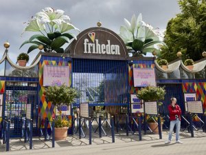 Danimarka’da Lunaparkta Rollercoaster Raydan Çıktı: 14 Yaşındaki Çocuk Öldü