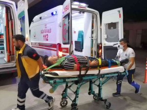 Anahtarı Evde Unuttu, Apartmana Tırmanırken Düşerek Yaralandı