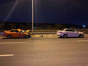 Taksi İki Mandaya Çarptı: 1 Ölü, 2 Yaralı
