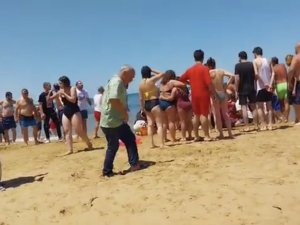 Sarıyer’de Plajda Korku Dolu Anlar: Kalp Masajı Yapılırken Şoka Giren Anneyi Tokatladı