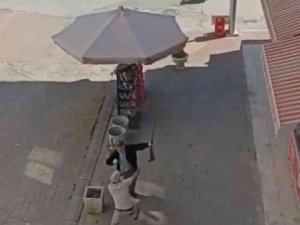 Tartıştığı Akrabasının Dükkanına Kurşun Yağdırdı