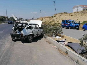 Arızalanarak Park Eden Otomobile Tur Otobüsü Arkadan Çarptı: 4 Yaralı