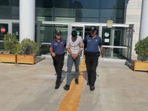 Polis Hırsızı Suçüstü Yakaladı